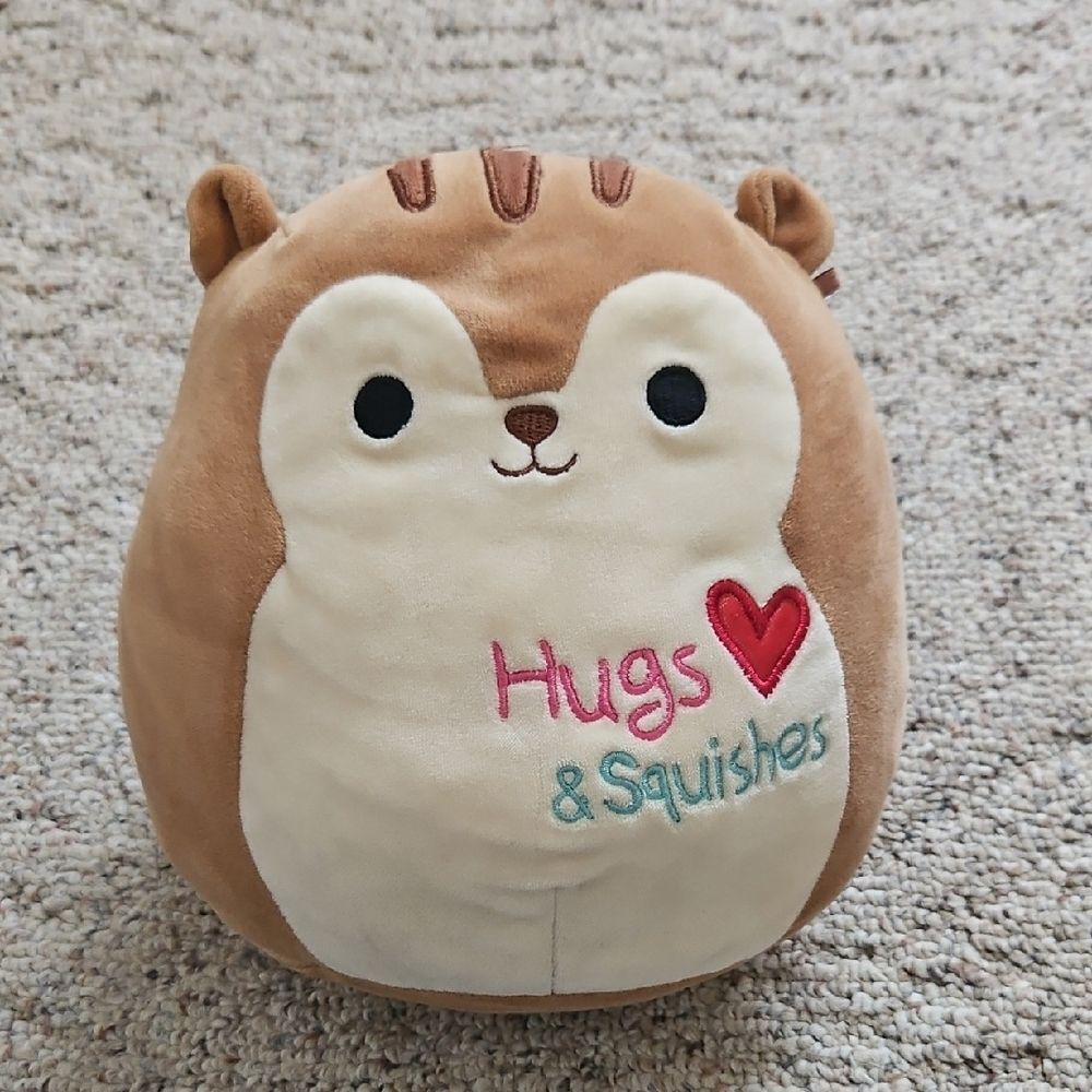 Squishmallows Squirrel Plush Stuffed Animal Hugs & Squishes Heart Soft Toy